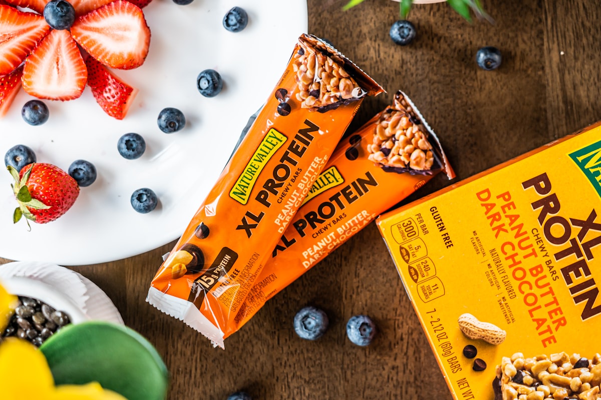 Snack bowl nuts dan dried fruit
